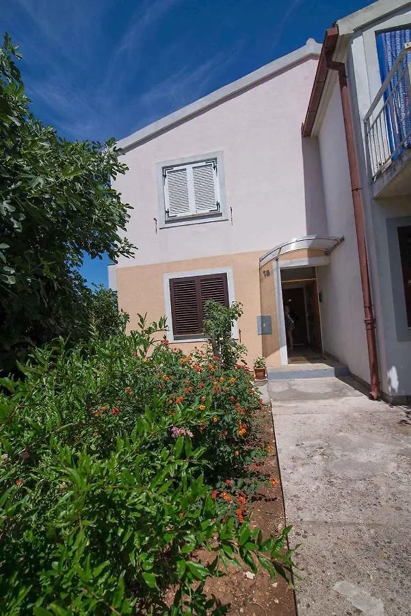 Apartment In Mali Losinj 35946