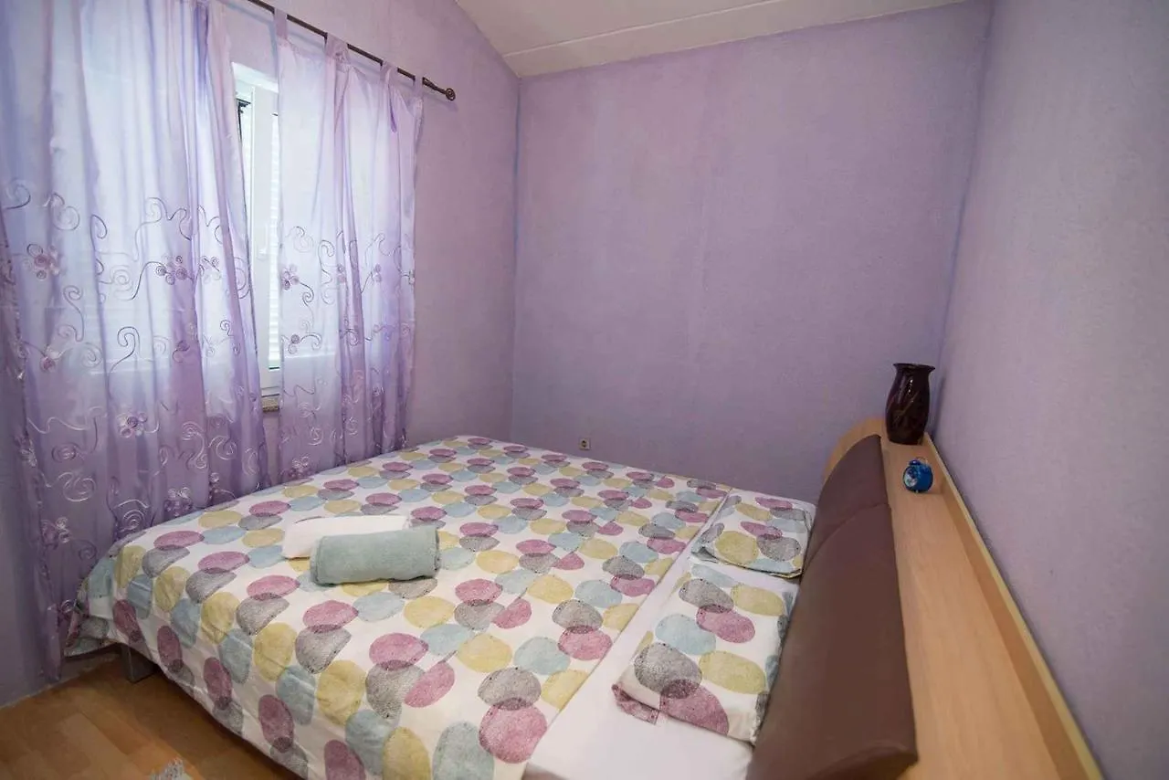 Apartment In Mali Losinj 35946 0*,